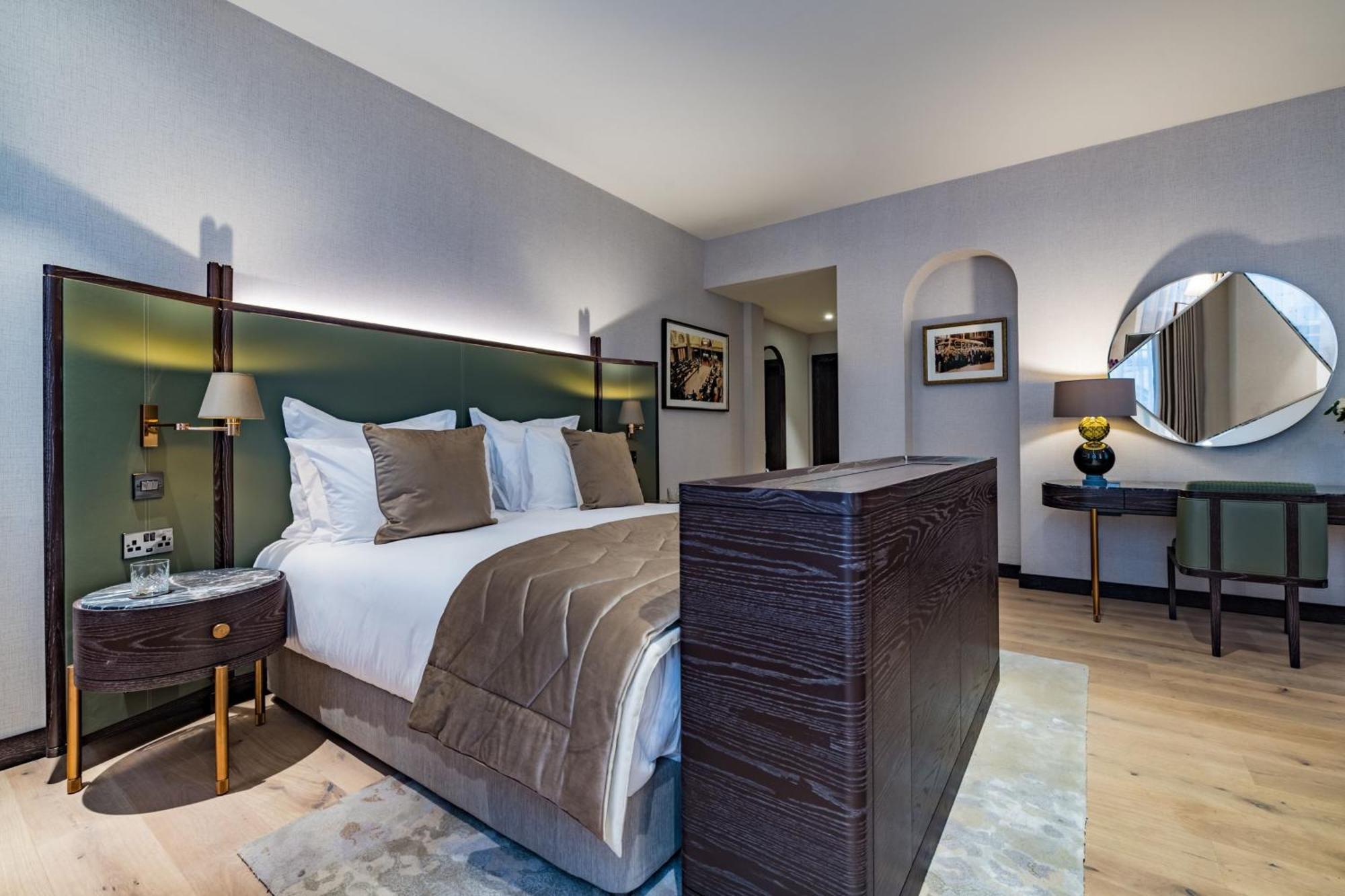 Stock Exchange Hotel, Manchester, Autograph Collection ภายนอก รูปภาพ A bedroom at The Ivy Collection