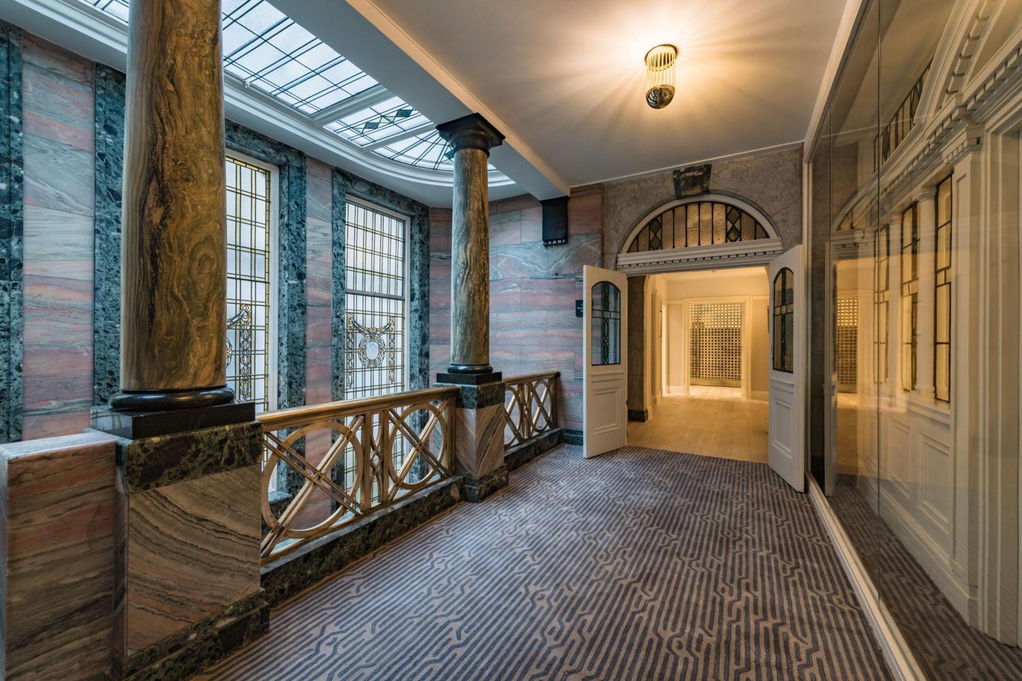 Stock Exchange Hotel, Manchester, Autograph Collection ภายนอก รูปภาพ The interior of the National Museum of Scotland