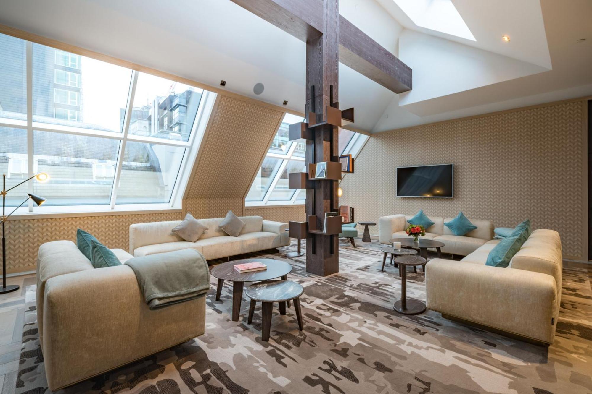 Stock Exchange Hotel, Manchester, Autograph Collection ภายนอก รูปภาพ The Club at London Heathrow Airport