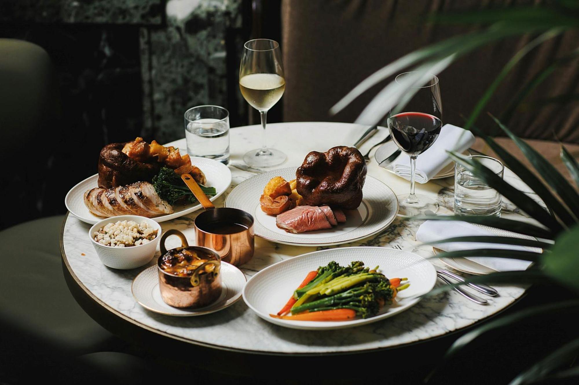 Stock Exchange Hotel, Manchester, Autograph Collection ภายนอก รูปภาพ A Sunday lunch at the Ivy, St John's Wood